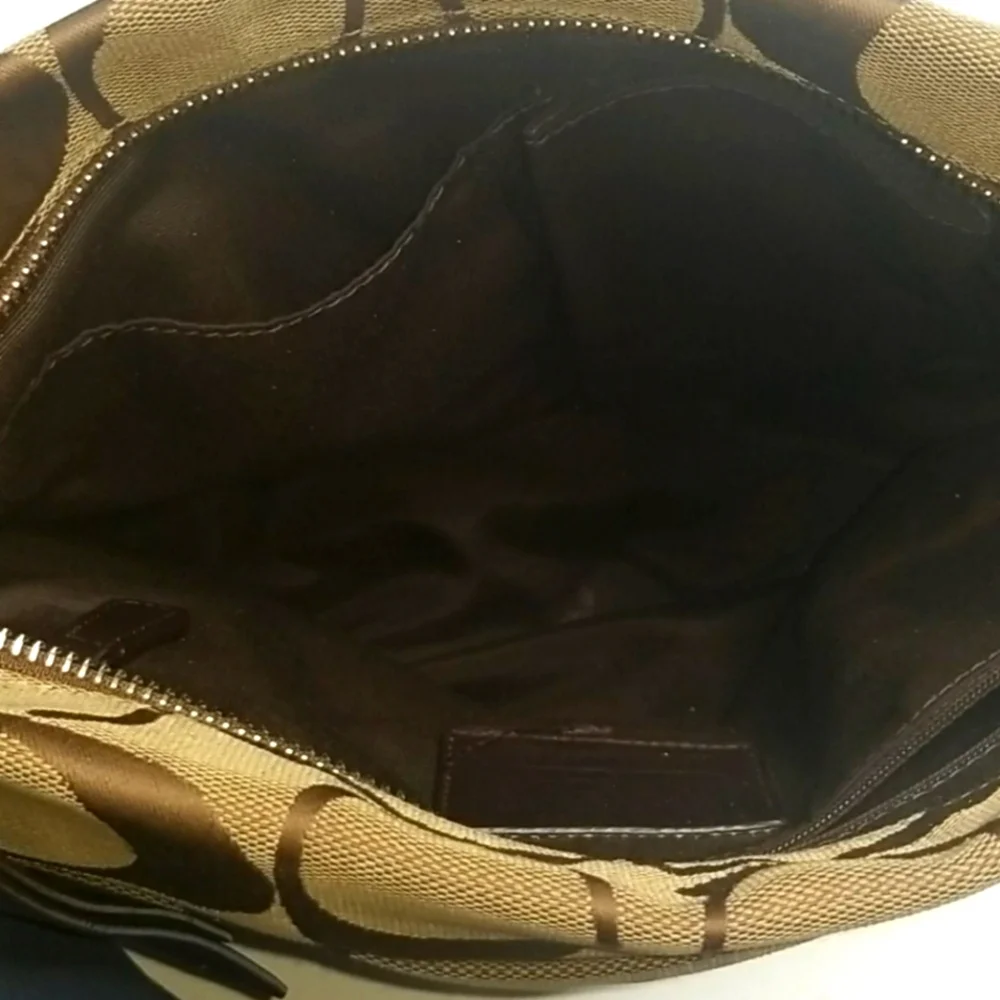 COACH brand Signature Canvas Bag - Picture 4 of 8